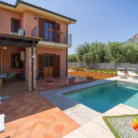 3 Bedroom Stunning In Torre Colonna-sperone *