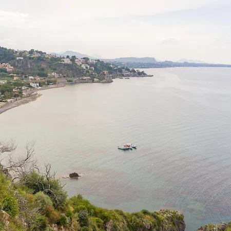 3 Bedroom Stunning In Torre Colonna-sperone Mandra Capreria