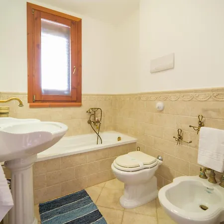 Σπίτι διακοπών 3 Bedroom Stunning In Torre Colonna-sperone