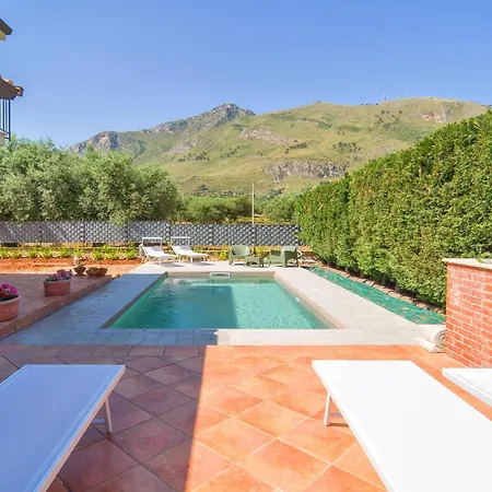 3 Bedroom Stunning In Torre Colonna-sperone Feriehus *